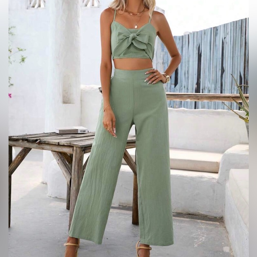Green Two-Piece Pants Set
